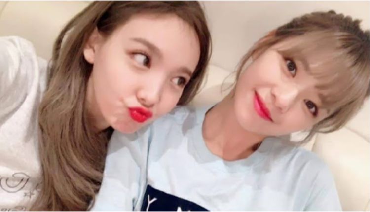 Jeongyeon Selfie